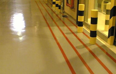 環(huán)氧地坪漆出現(xiàn)滲色和浮色原因是什么？如何解決？