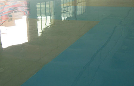 環氧地坪漆滾涂有什么缺點？底漆使用量受什么影響？